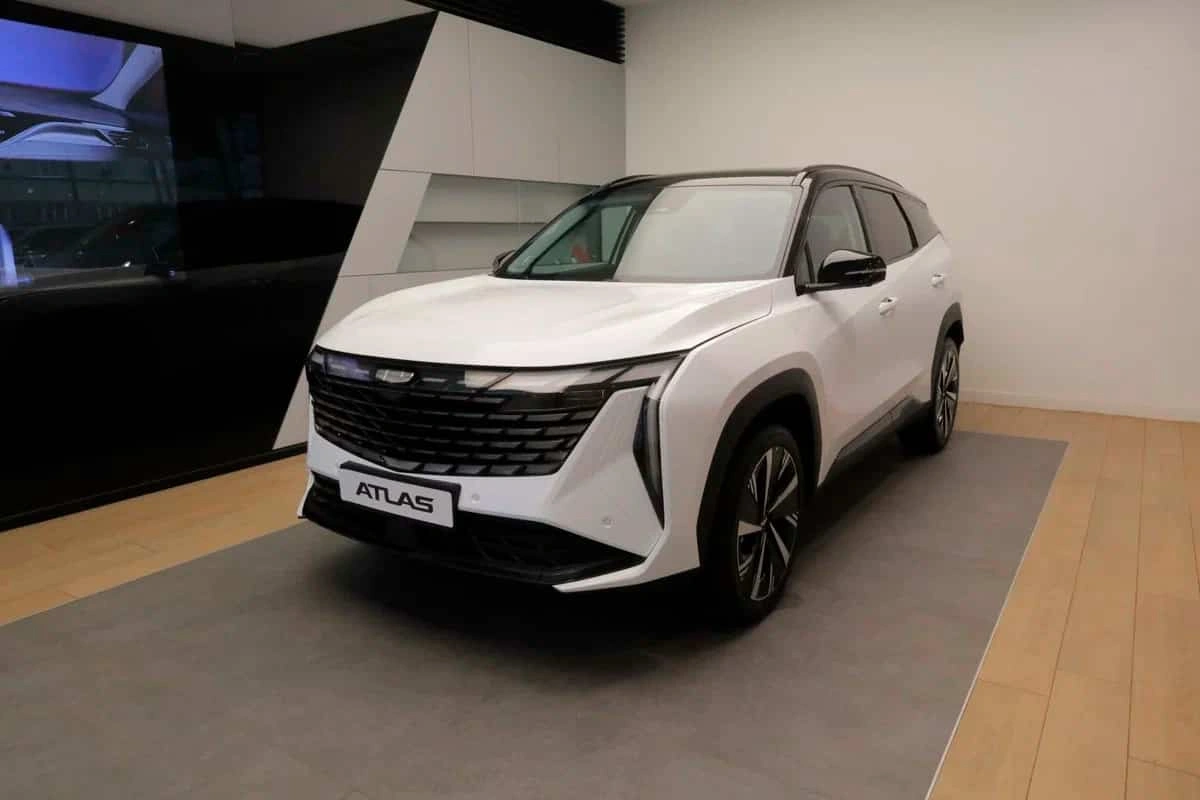 Geely Atlas Новый по цене от 1 171 000 рублей