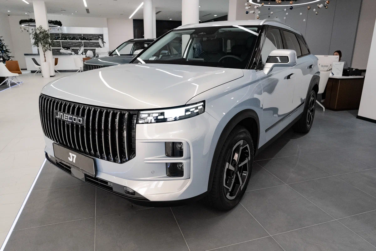 Jaecoo J7 с салона по цене от 1 776 000 рублей